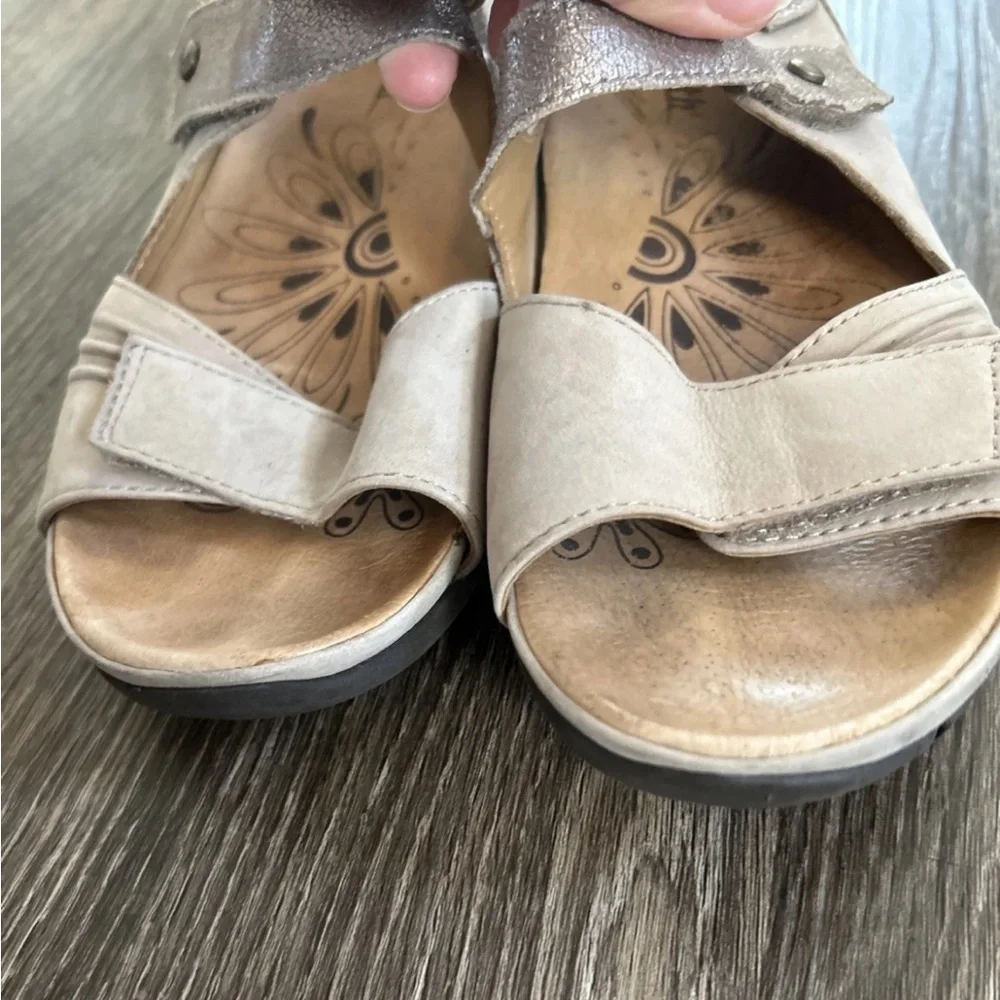 Earth Sandals Womens 7.5D W Apex Taupe Wide Strappy Leather Casual Open Toe